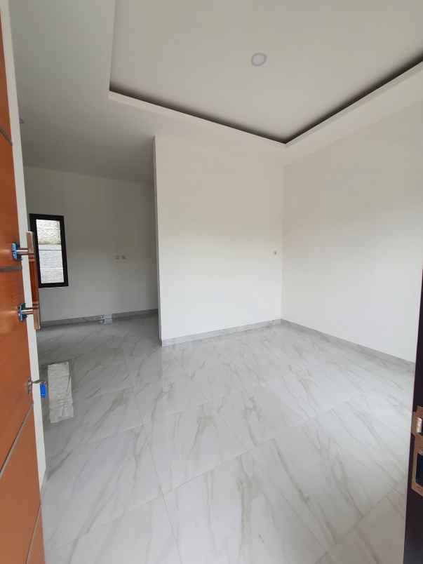 rumah mewah di kalimulya depok