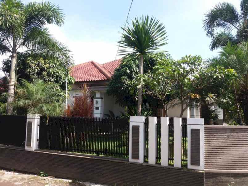 rumah mewah di komplek pemda padasuka cimahi