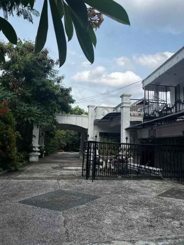 rumah mewah dijual di cempaka putih harga nego