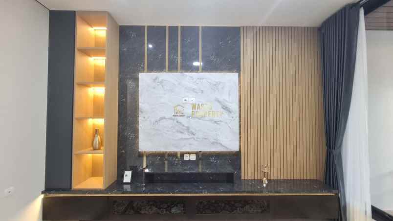 rumah mewah furnished dekat kampus ui jogja jakal