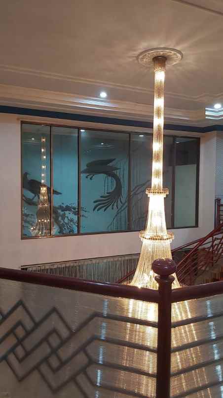 rumah mewah klasik raya jalan dharmahusada indah