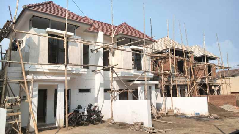 rumah mewah murah super strategis di kepanjen malang