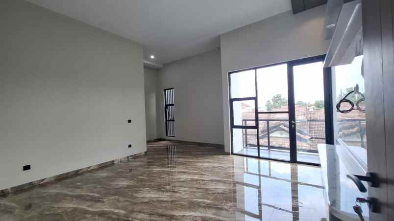 rumah mewah siap huni 15 menit ke kampus ugm jogja