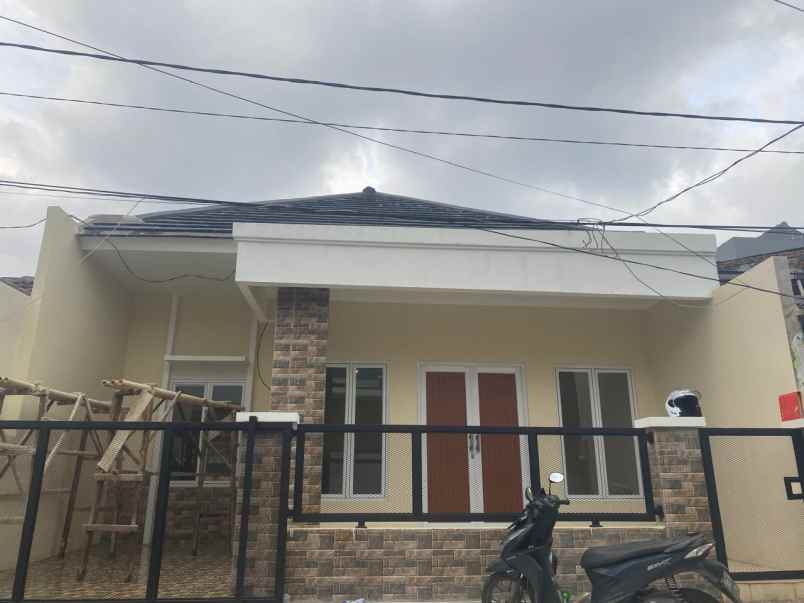 rumah minimalis harga nego di wisma asri