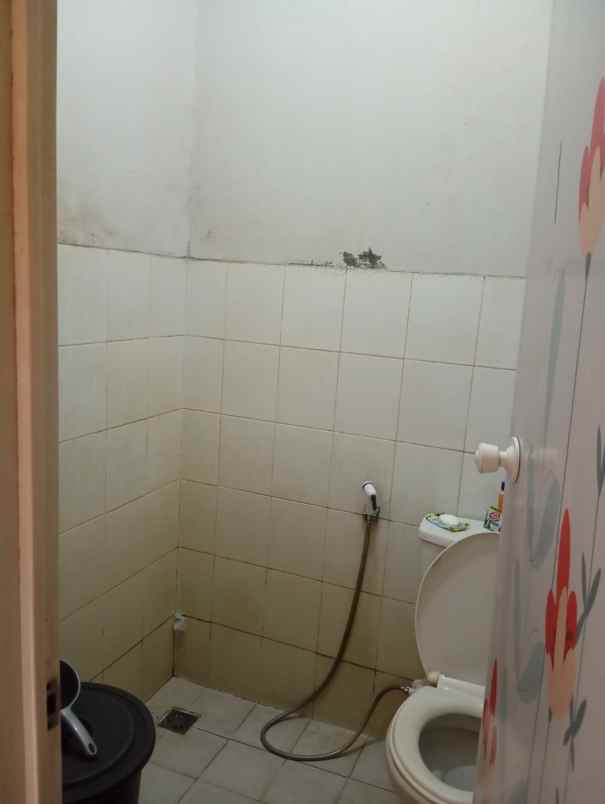 rumah minimalis komplek sariwangi lingkungan nyaman