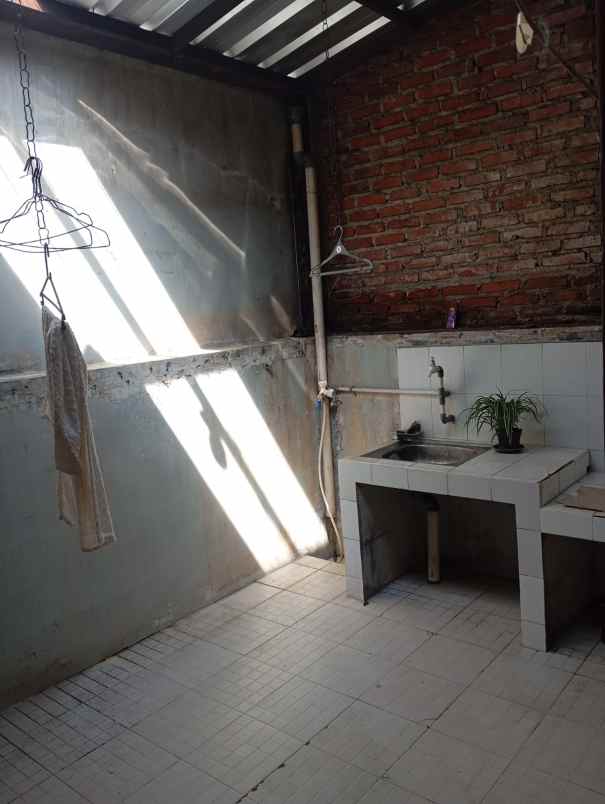 rumah minimalis komplek sariwangi lingkungan nyaman