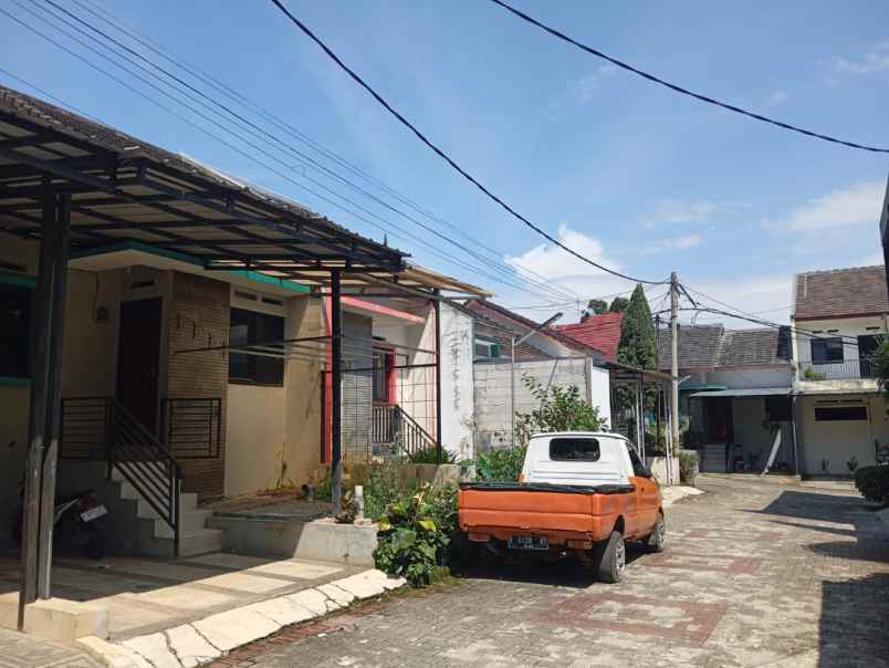 rumah minimalis komplek sariwangi lingkungan nyaman