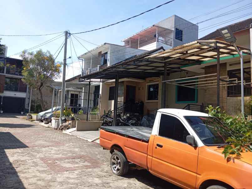 rumah minimalis komplek sariwangi lingkungan nyaman