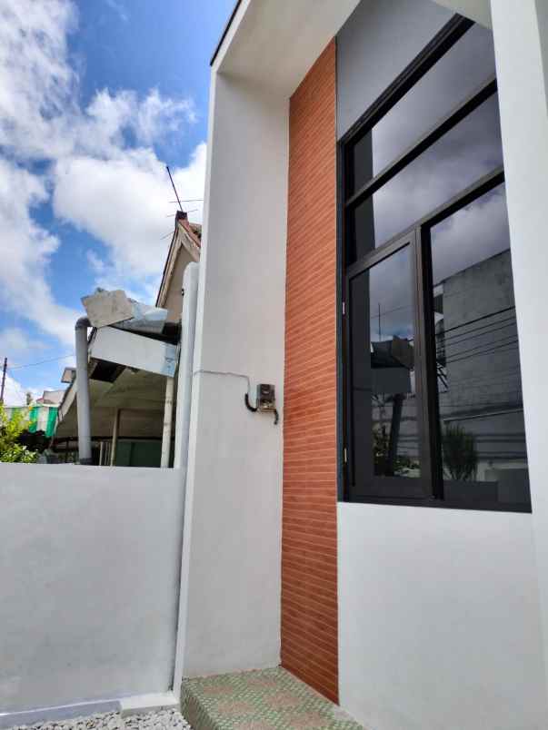 rumah minimalis modern lokasi di ciliwung kota malang