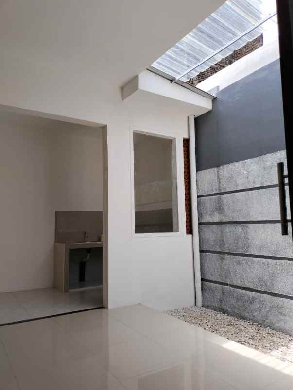 rumah minimalis modern lokasi di ciliwung kota malang