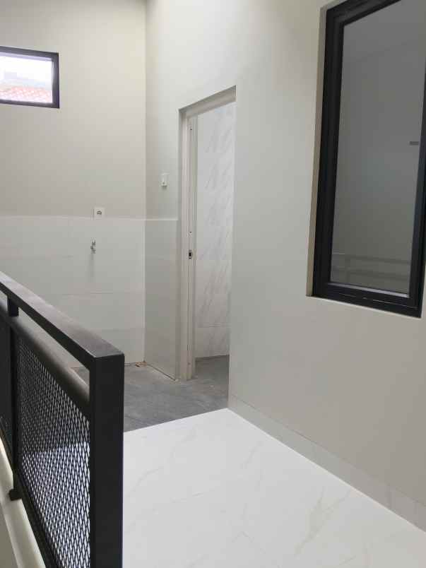 rumah minimalis siap huni jakarta timur
