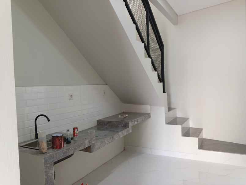 rumah minimalis siap huni jakarta timur