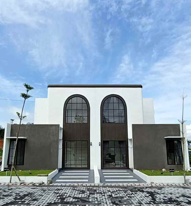 rumah modern 2 lantai timur tol sawojajar malang