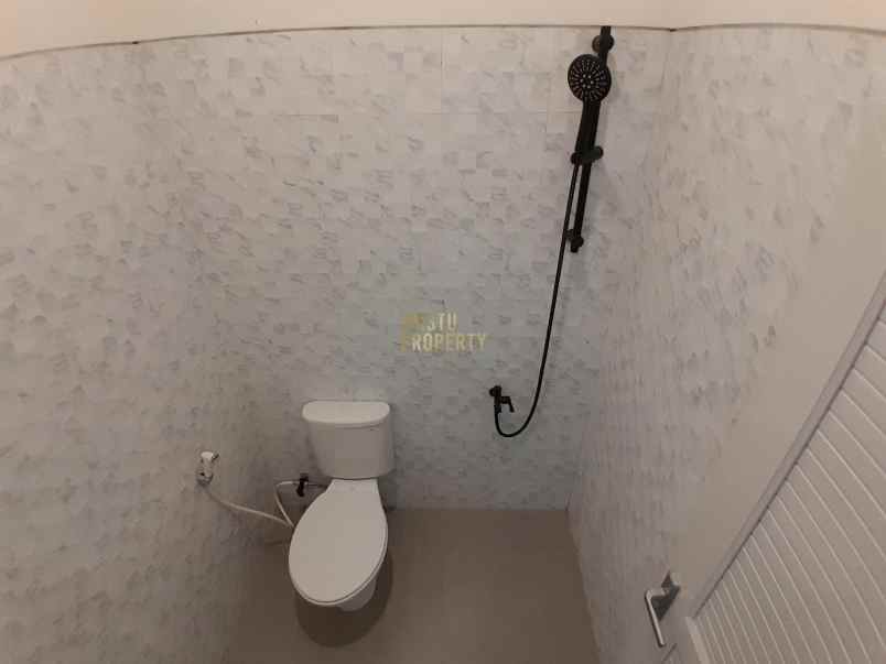 rumah modern cantik harga murah dekat kampus uii