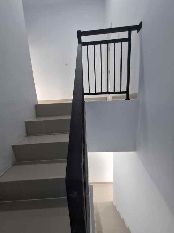 rumah non cluster siap huni di jatiwaringin