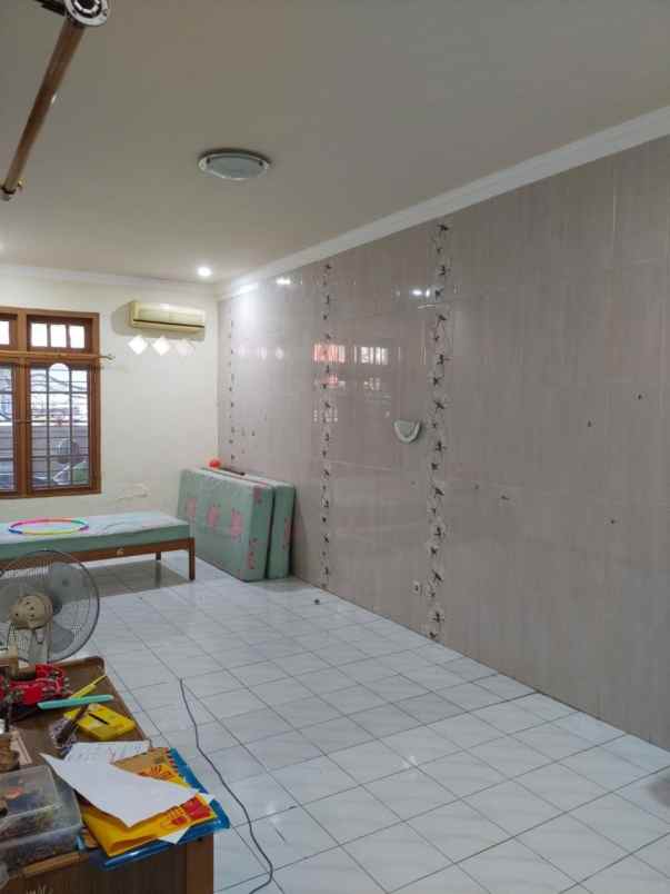 rumah rungkut mejoyo bangunan siap huni terawat