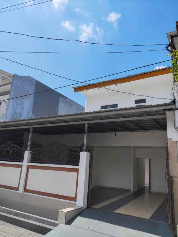 rumah rungkut mejoyo bangunan siap huni terawat