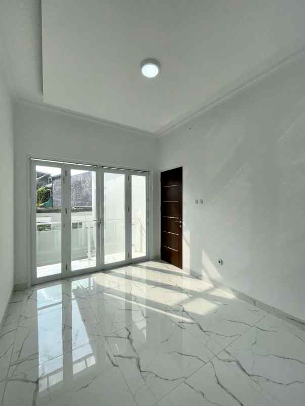 rumah second dalam komplek cipinang indah 1 jaktim