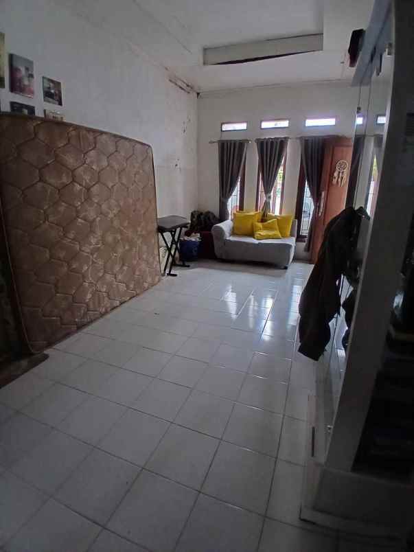 rumah second murah dalam perumahan dicinangka depok