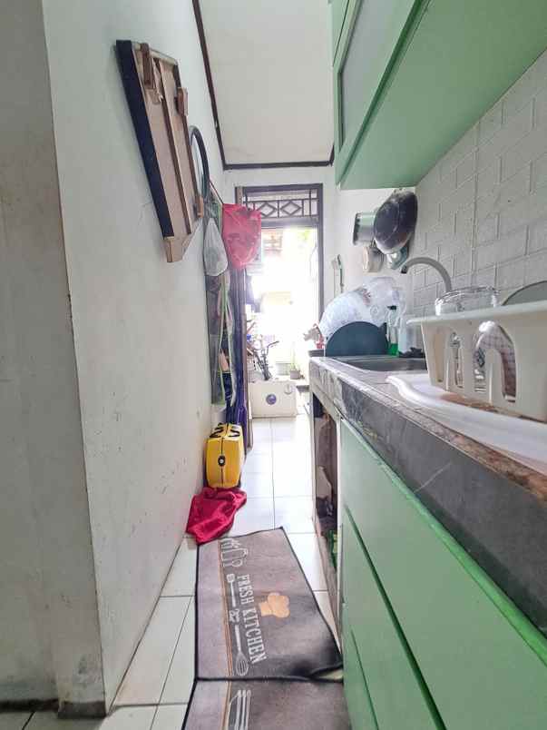 rumah second strategis di limo depok