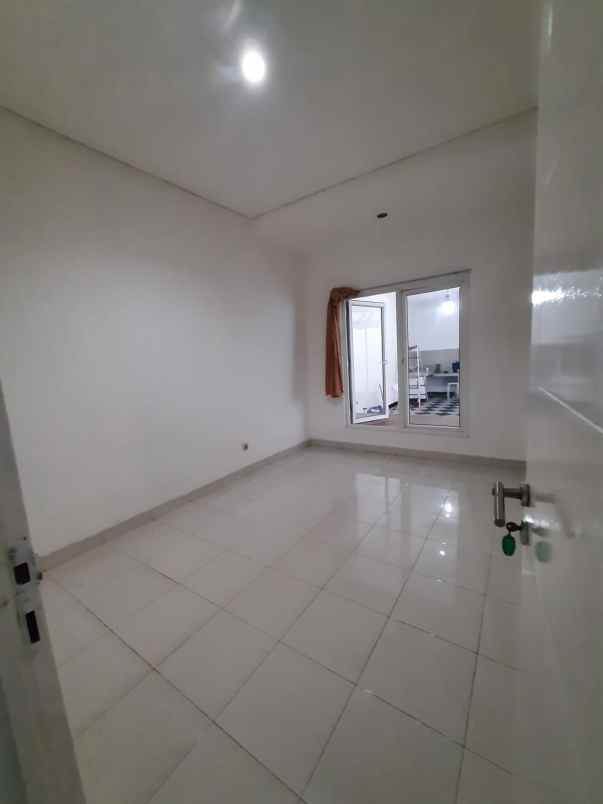 rumah second terawat citra gran cibubur