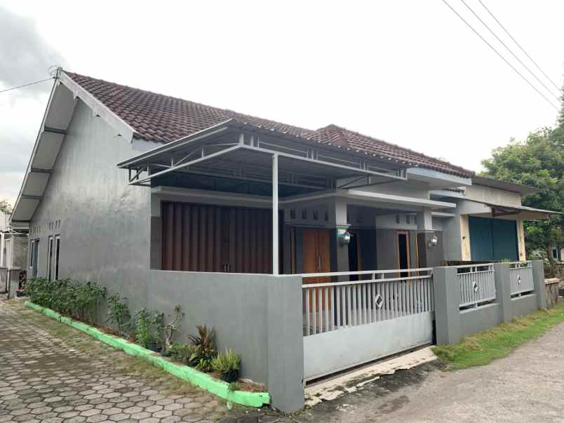 rumah second terawat siap huni dekat jl jogja solo