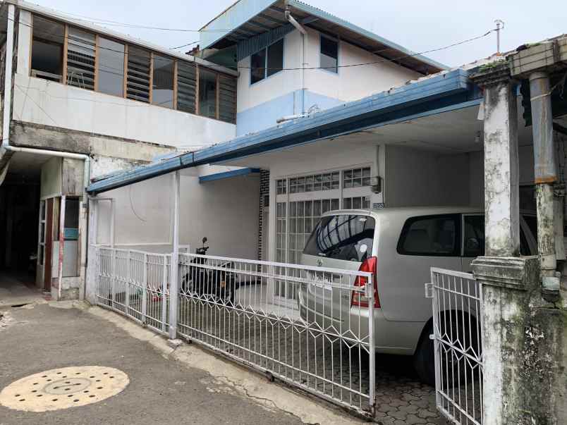 rumah semi furnished di sarijadi