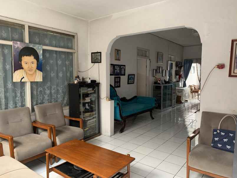 rumah semi furnished di sarijadi