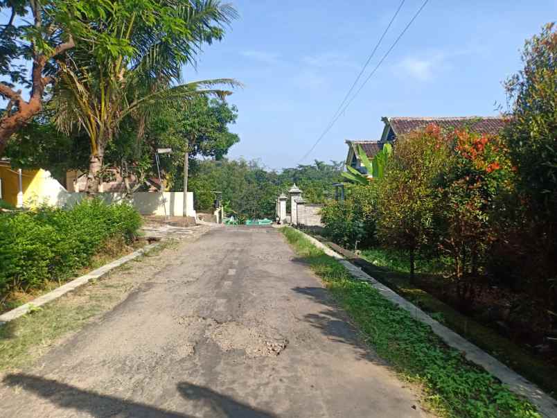 rumah siap huni bonus kebun buah karanganyar