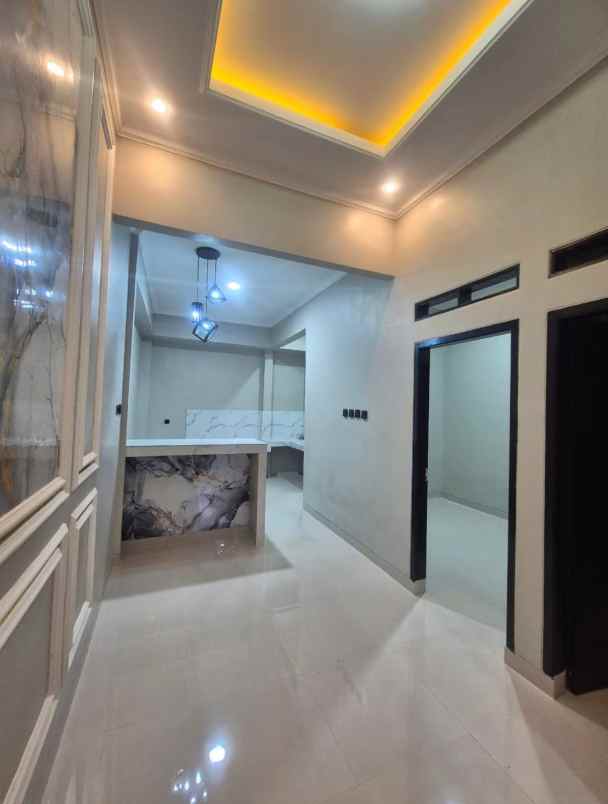 rumah siap huni depan mall