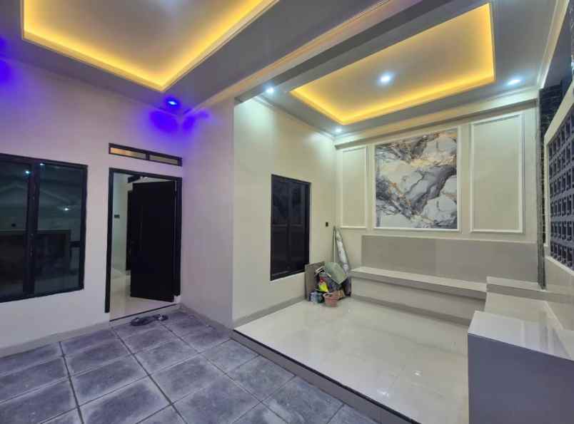 rumah siap huni depan mall
