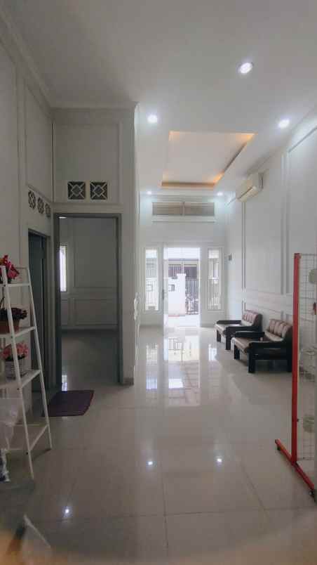 rumah siap huni kondisi rapih terawat di griyaloka bsd