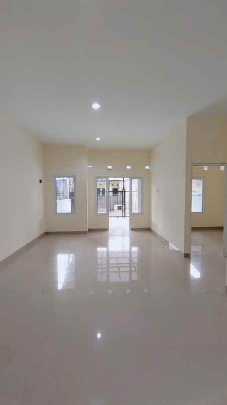 rumah siap huni model minimalis di nusaloka bsd