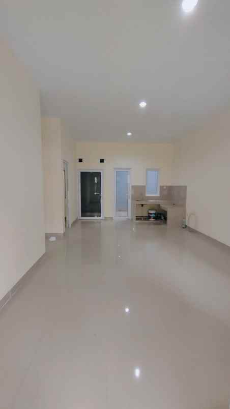 rumah siap huni model minimalis di nusaloka bsd