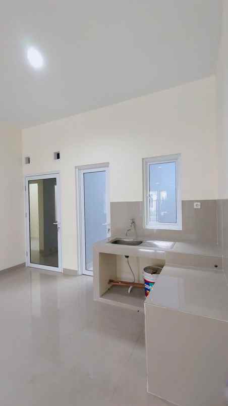 rumah siap huni model minimalis di nusaloka bsd