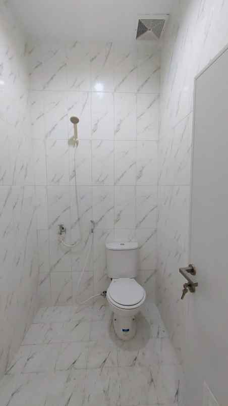 rumah siap huni model minimalis di nusaloka bsd