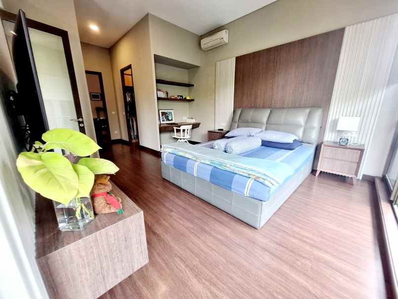 rumah sirkulasi bagus di de park heliconia bsd city