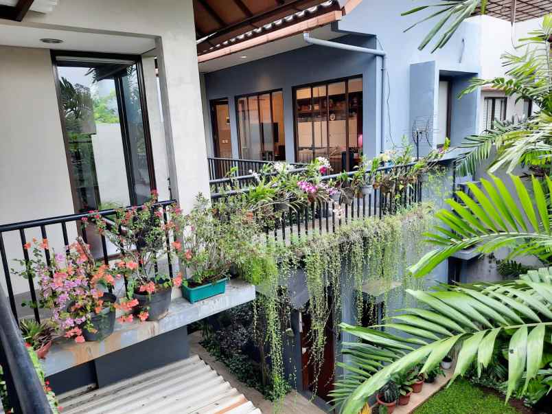 rumah sirkulasi bagus di de park heliconia bsd city