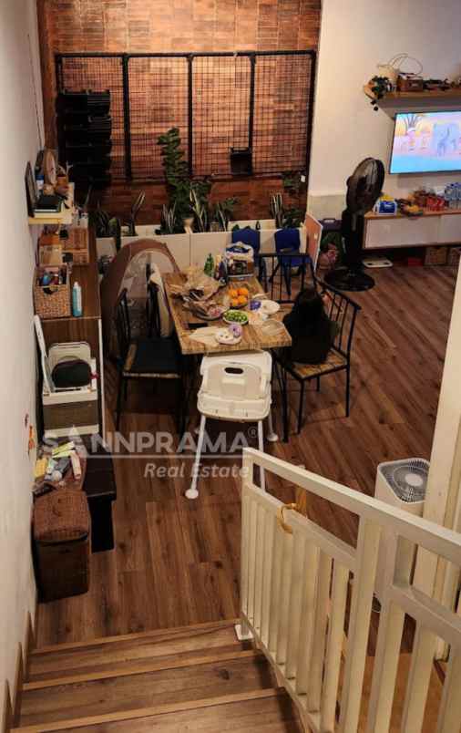 rumah strategis full furnished beji depok