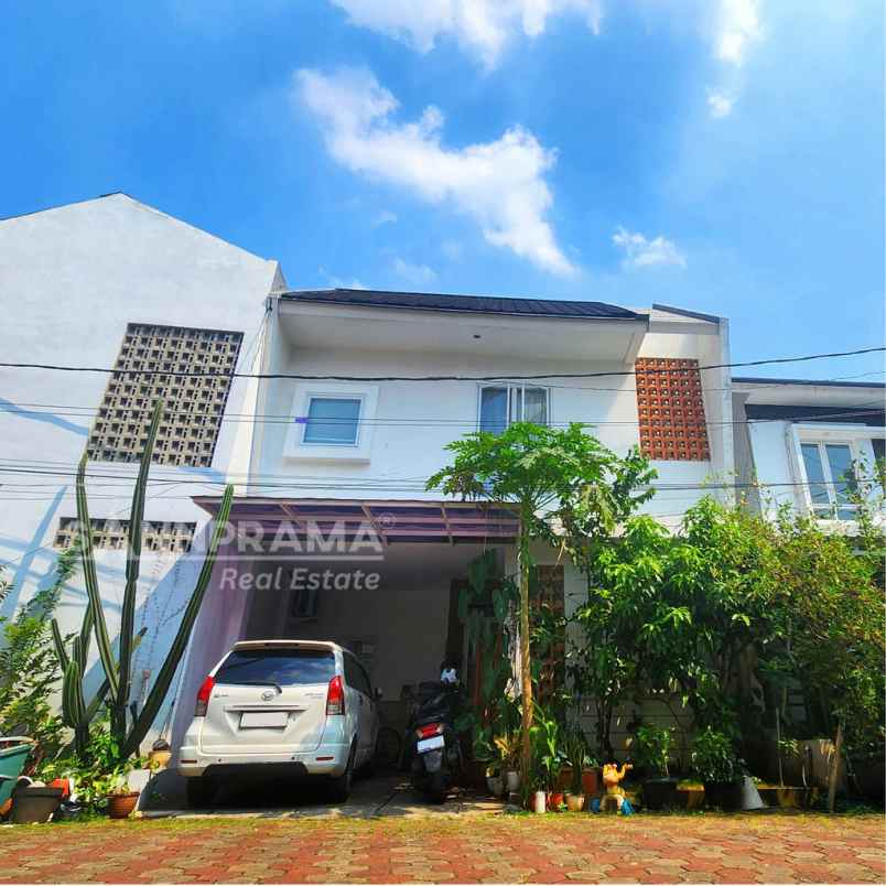 rumah strategis full furnished beji depok