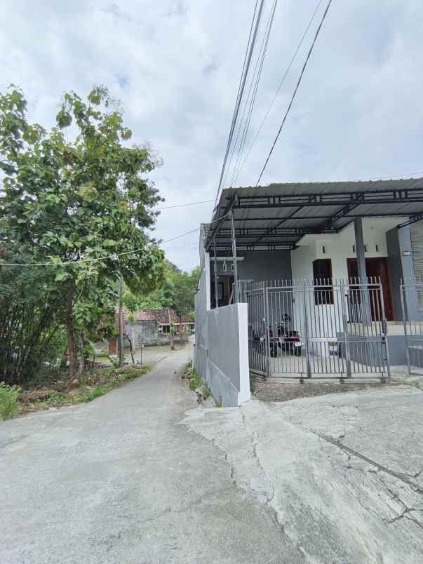 rumah strategis siap huni 121 m dekat smp n 1 gamping