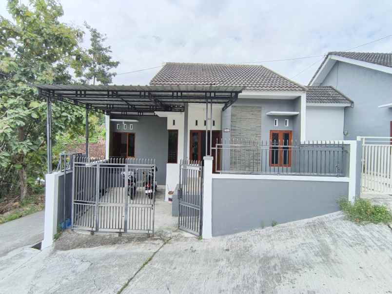 rumah strategis siap huni 121 m dekat smp n 1 gamping