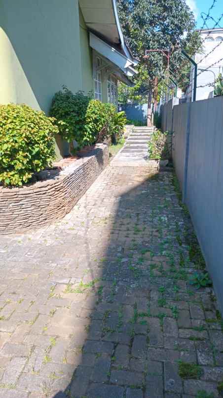 rumah strategis tengah kota wisata batu