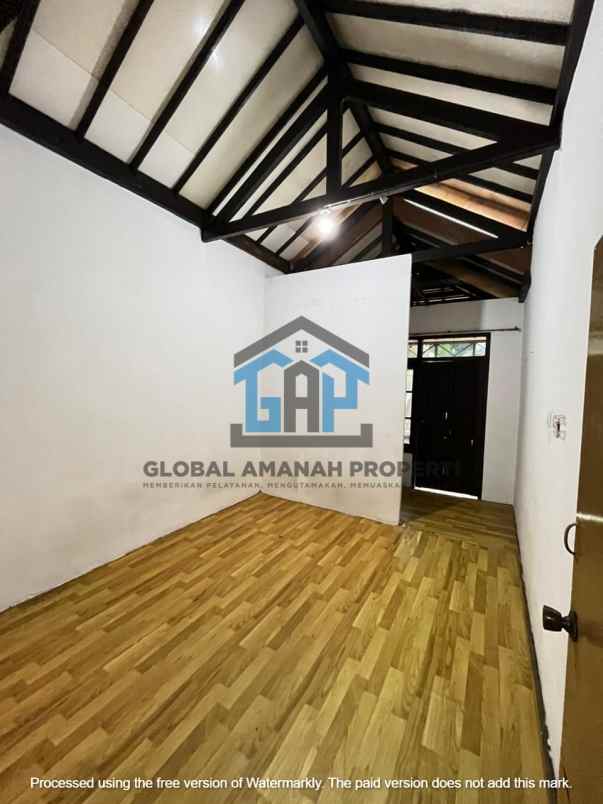 rumah terawat cihanjuang cibabat lt luas jarang ada