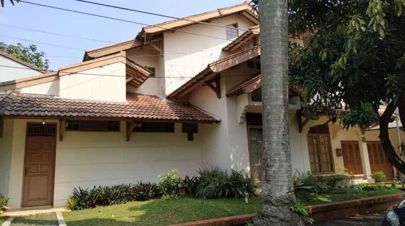 rumah tua di bintaro tangerang selatan