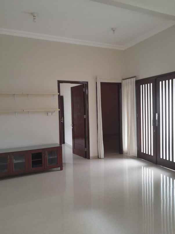 rumah villa mewah free ac lokasi tidar