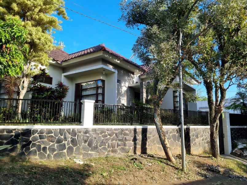 rumah villa mewah free ac lokasi tidar