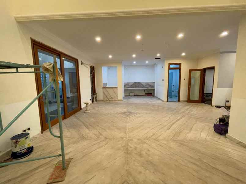 rumah villa sentra raya citraland marmer shm