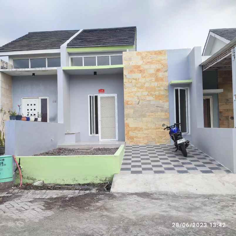 rumah viral murah siap huni menganti gresik