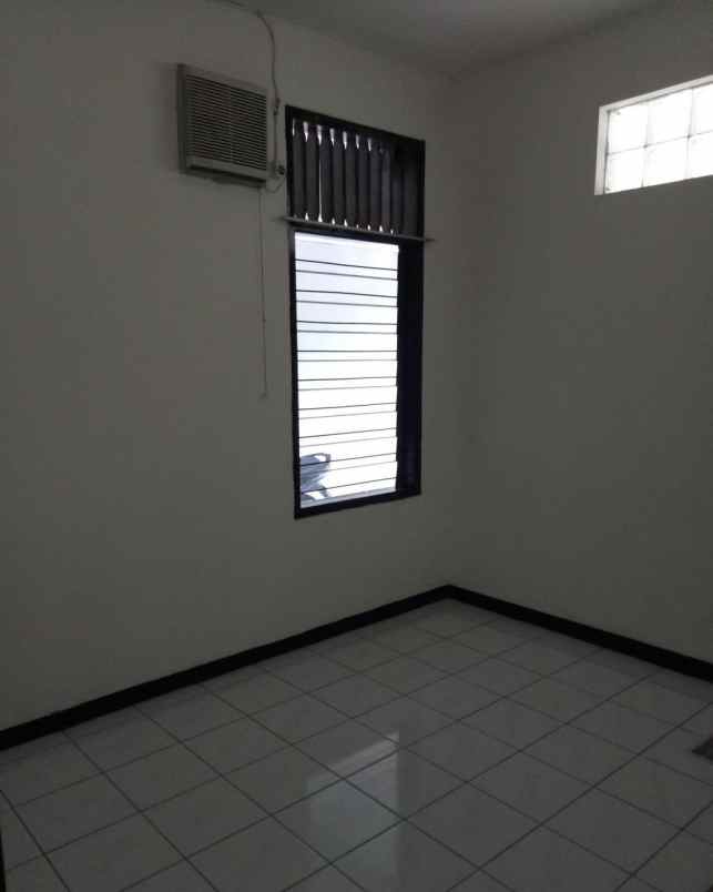rumah wisma permai strategis siap huni carport
